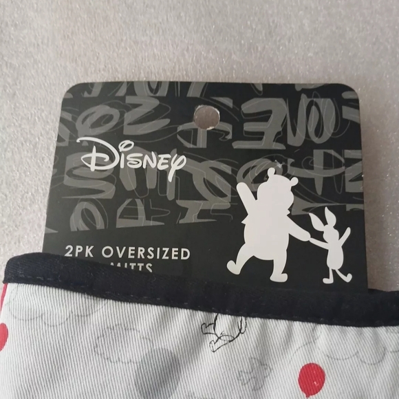 NWT DISNEY Winnie The Pooh OVEN MINI MITT Oversized 2PK Piglet GREY RED BLK - Picture 3 of 6